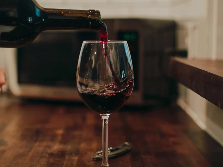 The right way to store wine at home 5